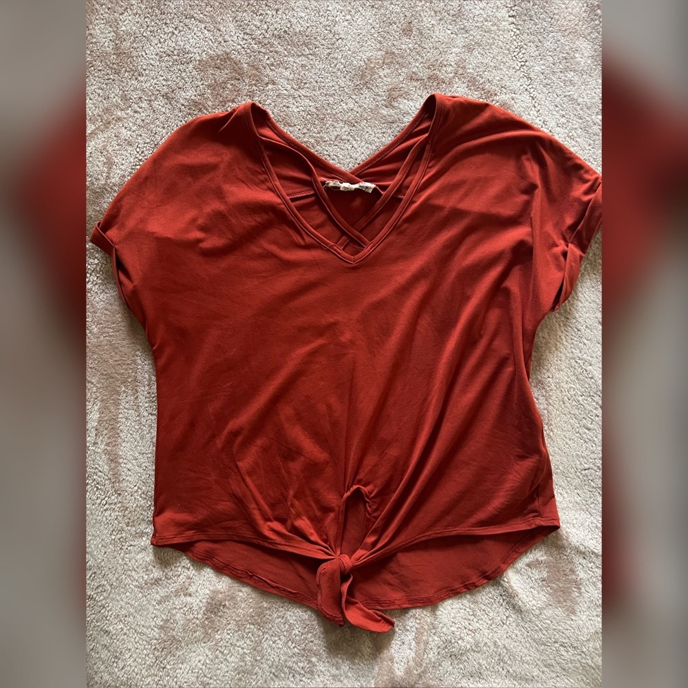 Women’s Semi-cropped Tee.